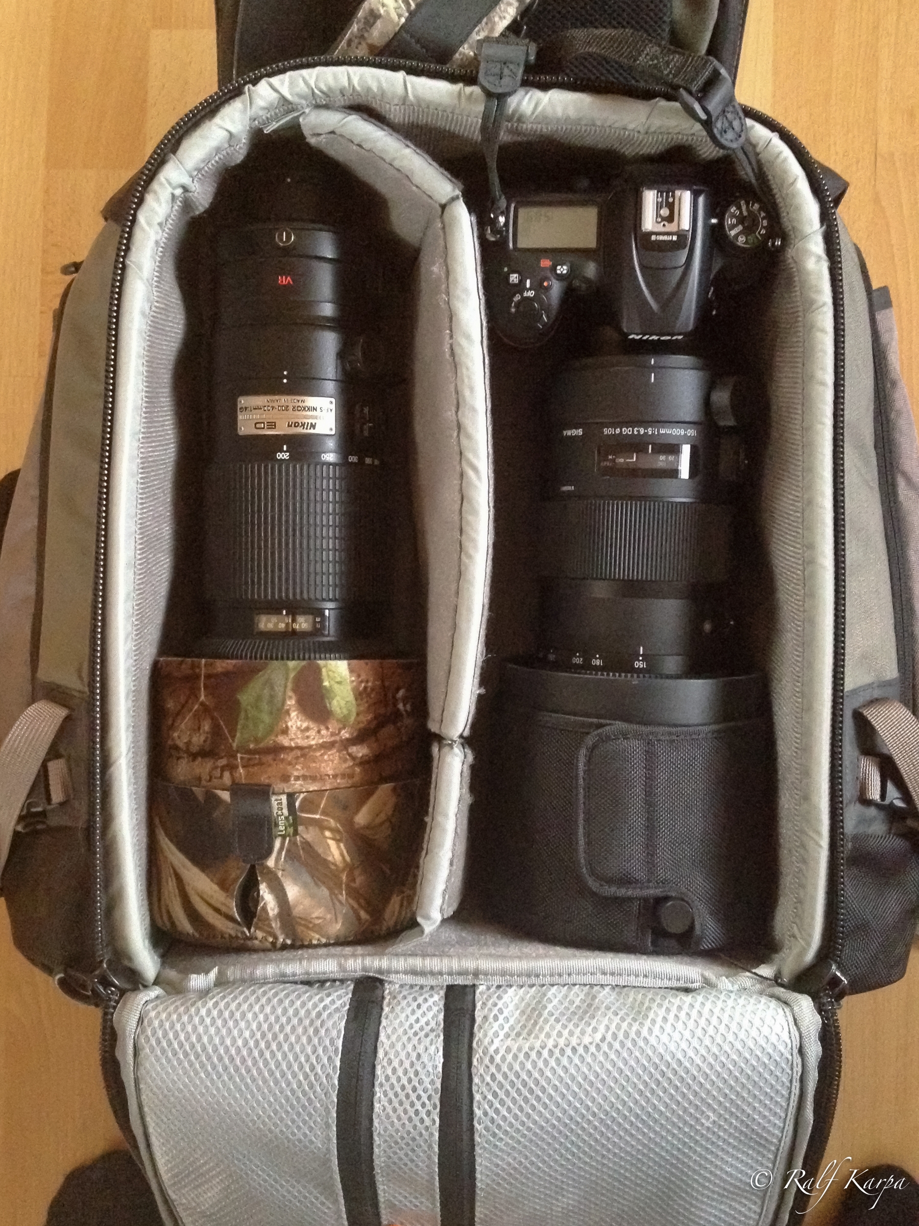 Lowepro_ProTrekker_300_(Nikkor_Sigma).jpg
